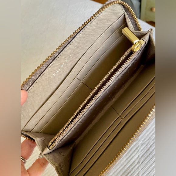 Tory Burch Leather Zip Around Wallet - Picture 8 of 8